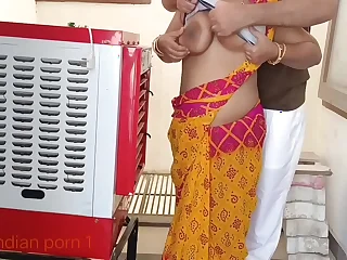Indian XXX Cooler repair guy fuck in hindi
